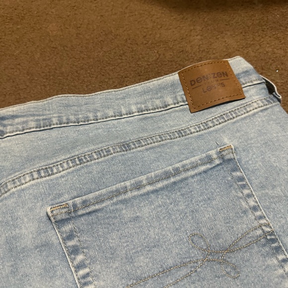 High Rise Shorts - Picture 4 of 5